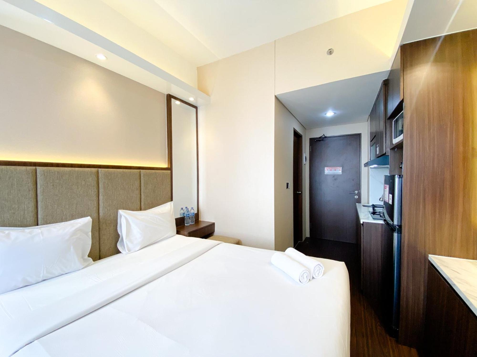 Cozy And Warm Transpark Juanda Timur By Travelio Apartemen Bekasi